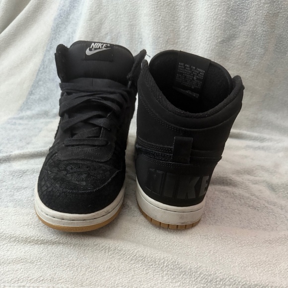 Nike Air Python - Picture 2 of 3